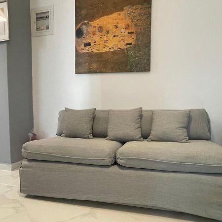 Cosy Apartment In Glyfada Center Atene Esterno foto