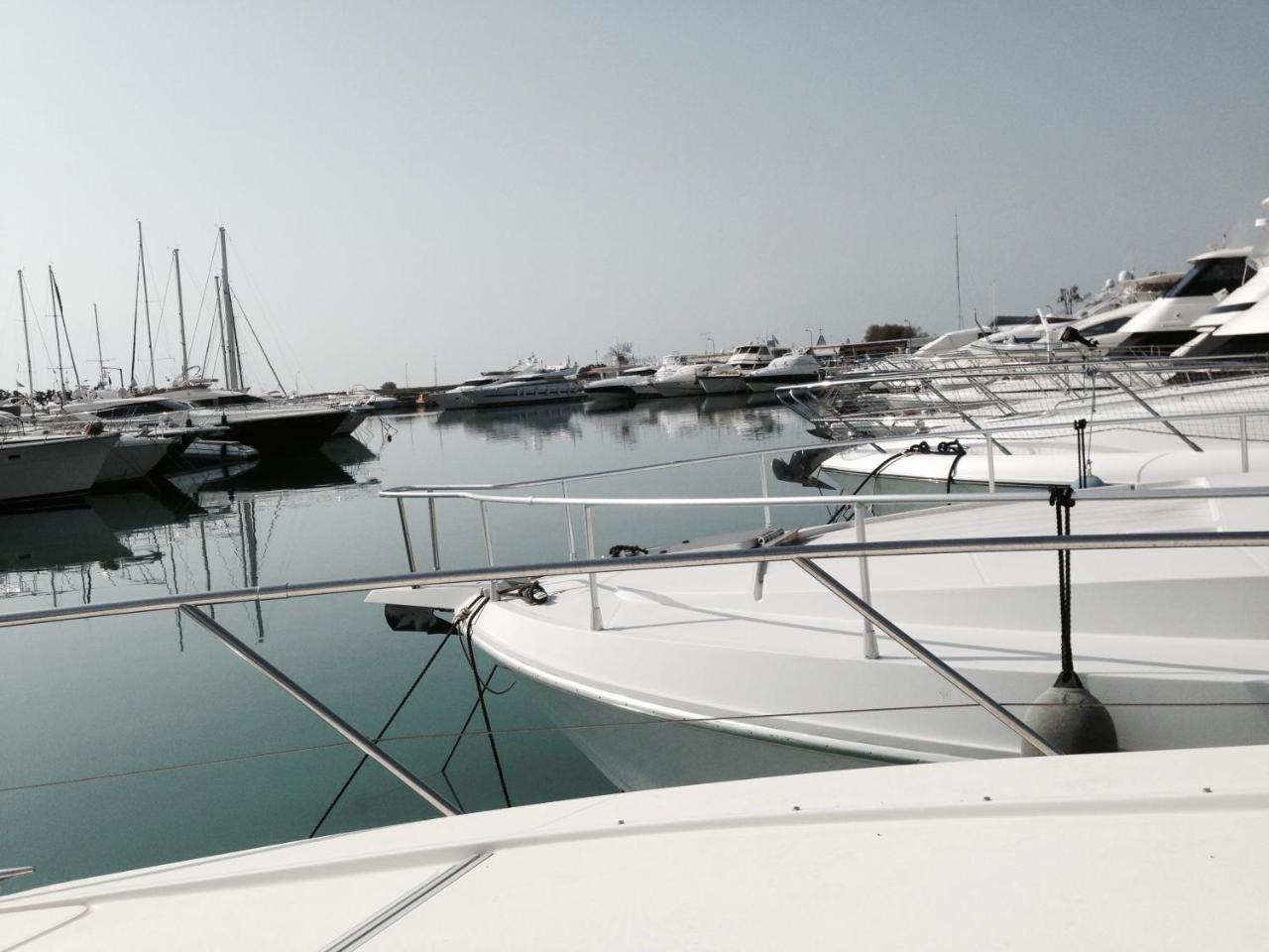 Cosy Apartment In Glyfada Center Atene Esterno foto