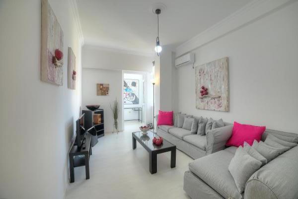 Cosy Apartment In Glyfada Center Atene Esterno foto